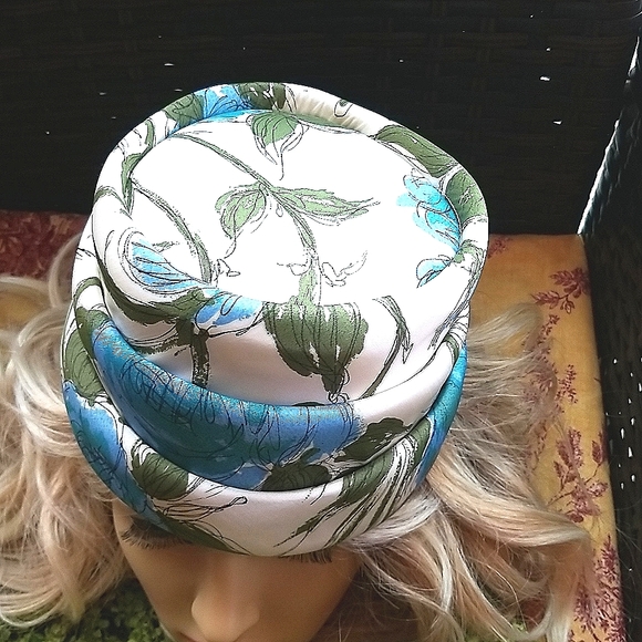 50's Whimsical Turq Stacked Layer Birthday Cake Floral Cloche Gorg Hat EUVC ooak - Picture 12 of 15